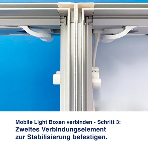 Mobile Light Boxen verbinden - Schritt 3:  Zweites Verbindungselement zur Stabilisierung befestigen.